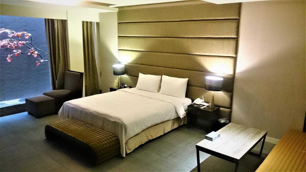 Her Home Spa Motel ซินหยิง ภายนอก รูปภาพ