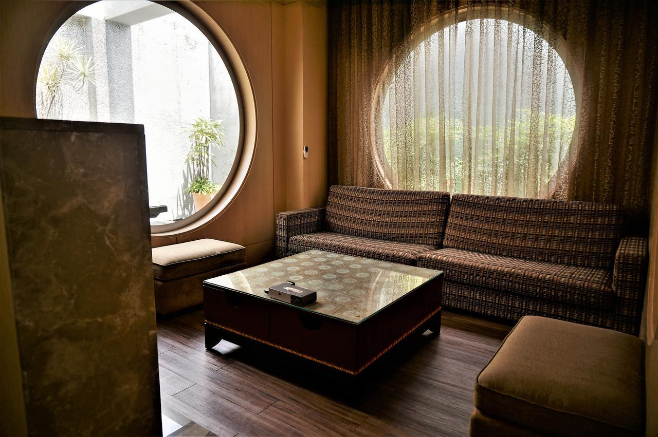Her Home Spa Motel ซินหยิง ภายนอก รูปภาพ